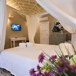 Laura - Luxury 3*