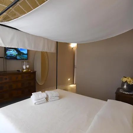 Laura - Luxury 3* غالّيبولي