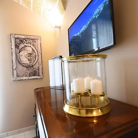 Laura - Luxury Couette-café