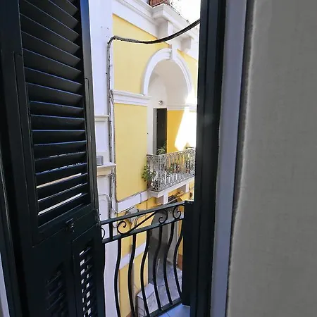 Laura - Luxury Couette-café 3*