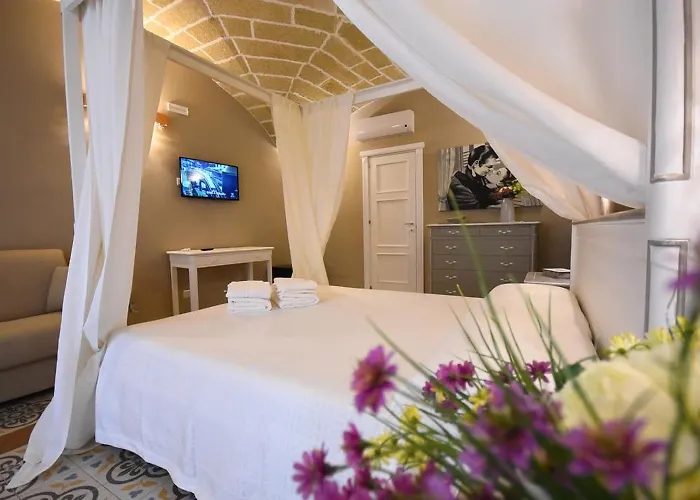 Laura - Luxury 3*